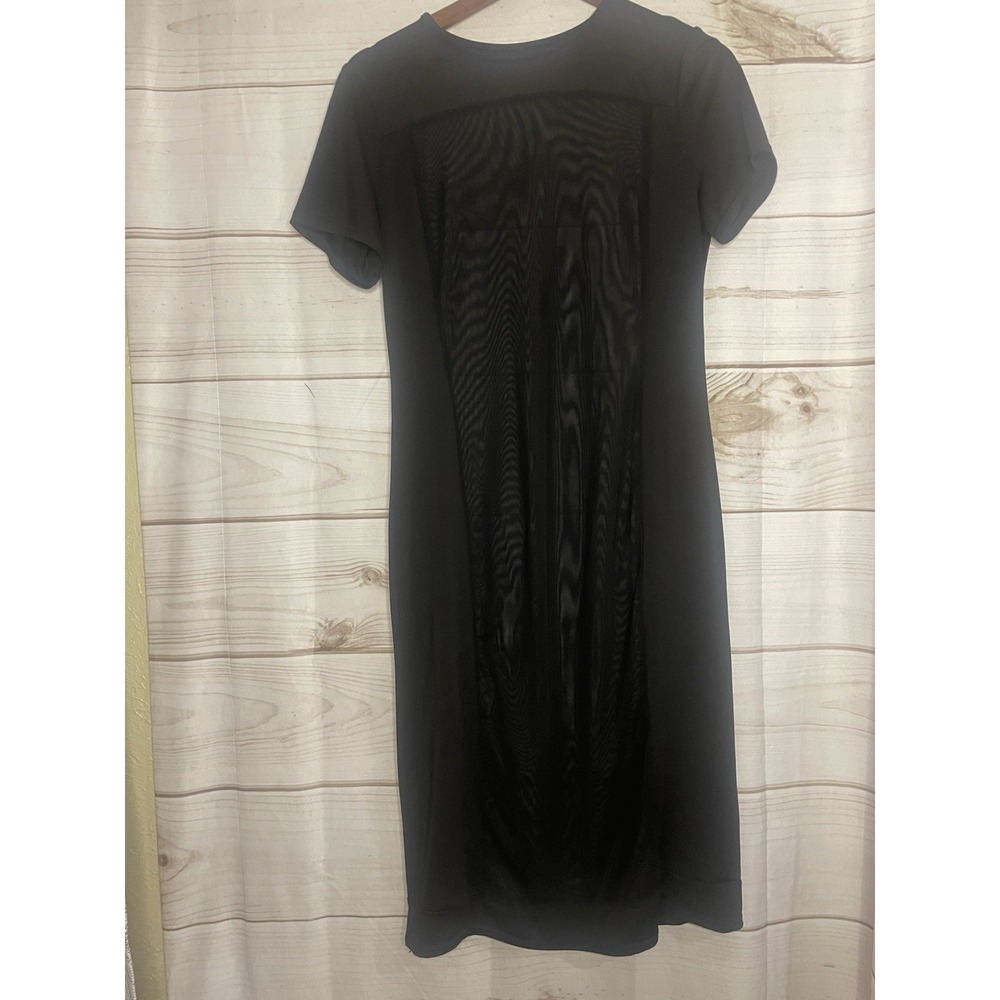 Black short-sleeve dress featuring a central sheer mesh panel detai - Picture 2 of 6